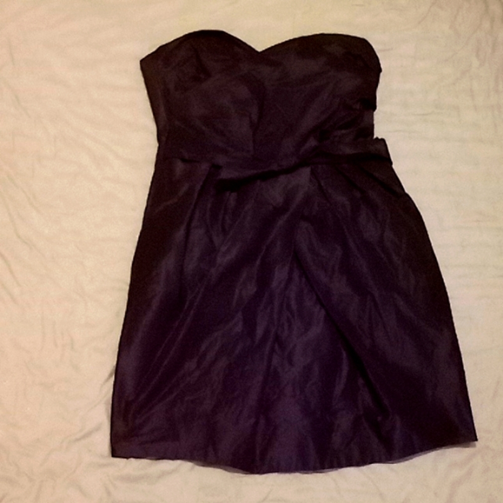 A BCBG short strapless dress sizes 8